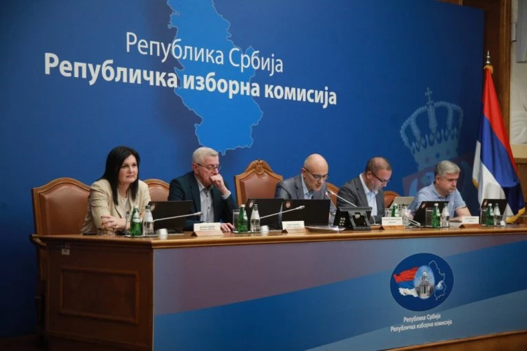 Rekordan broj posmatrača na izborima: RIK objavio precizne brojke