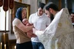 10 ČLANOVA JEDNE AMERIČKE PORODICE U ISTOM DANU PREŠLO U PRAVOSLAVLJE: Veličanstveno saborno krštenje u crkvi u Teksasu
