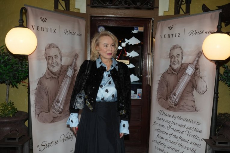 Lepa Brena