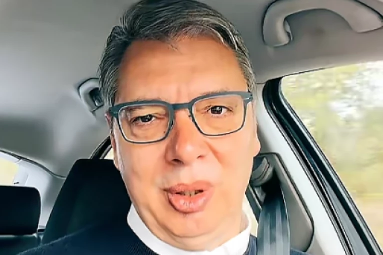 VUČIĆ UŽIVO IZ ŠKODE! Krenuo na skup po kijametu da ispoštuje Banaćane! (FOTO)