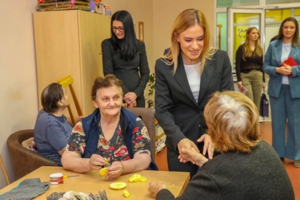 Milica Đurđević Stamenkovski posetila dom za stare u Užicu: Stiže dva miliona dinara, najavljeno i proširenje kapaciteta