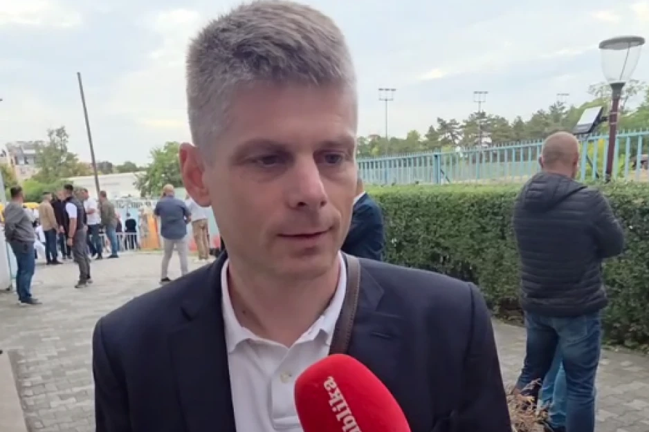 ARNO GUJON POSLAO NARODU VAŽNU PORUKU IZ KRAGUJEVCA: "Aleksandar Vučić je najbolji čuvar institucija, samim tim i naše države! (VIDEO)