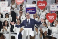 "POKUŠALI SU DA NAM SRUŠE SRBIJU!" Vučić poslao jasnu poruku iz Kragujevca: „Plenumi neće odlučivati umesto građana!“