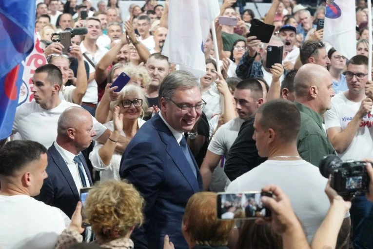 VELIKI SKUP LISTE UJEDINJENA SRBIJA U ZAJEČARU: Narod se okuplja u hali Timok, govoriće i Aleksandar Vučić