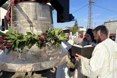 ZVONA KOJA ČUVAJU OD ZLA: Vladika Jerotej otkrio šta je poželeo prilikom osvećenja u Cerovcu