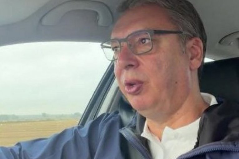 Vučić obilazi Srbiju u svojoj škodi