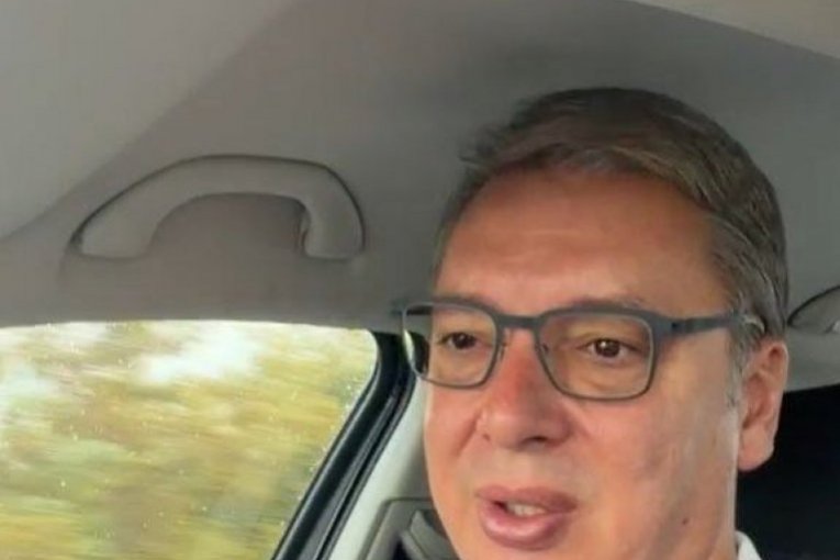 Vučić obilazi Srbiju u svojoj škodi