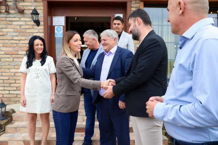 Adrijana Mesarović u poseti Mačvanskom okrugu