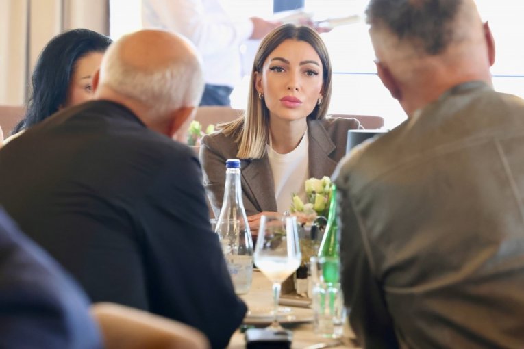 Adrijana Mesarović u poseti Mačvanskom okrugu
