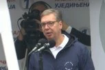 TOLIKO O TOME KO JE JAČI POL! Vučić nasmejao sve za kafanskim stolom - Evo ko je naručio rakiju, a ko pivo