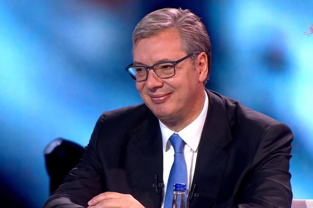 "BIĆE VELIKO POVEĆANJE PLATA I PENZIJA!" Vučić u "Hit Tvitu - Sledeće godine ćemo imati stopu rasta preko 4 odsto!
