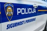BRUTALNO IŽIVLJAVANJE U TRŽNOM CENTRU! Tinejdžeri terali mladića da klekne, pa ga tukli i sve snimali - priznali krivicu!