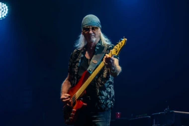 Rok spektakl u Beogradskoj areni: Deep Purple zapalio beogradsku publiku i odsvirao „Ajde, Jano“