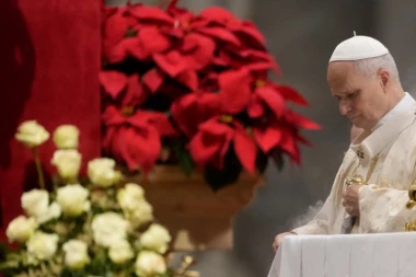 PAPA LAV XIV MORA NA OPERACIJU: Otkriveno šta su lekari pronašli na njegovim plućima, hiruška intervencija zakazana za utorak
