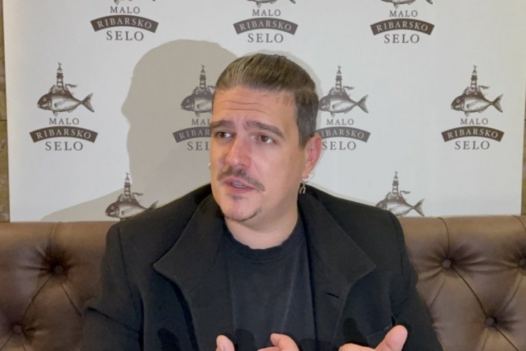 Isak Šabanović, pevač