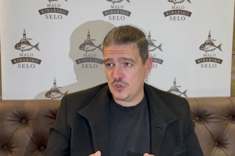 Isak Šabanović, pevač