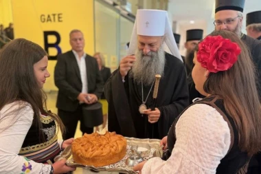 “GDE GOD SMO PODIGLI CRKVU, PODIGLI SMO DEO SRBIJE”: Patrijarh Porfirije u Kanberi poslao snažnu poruku Srbima