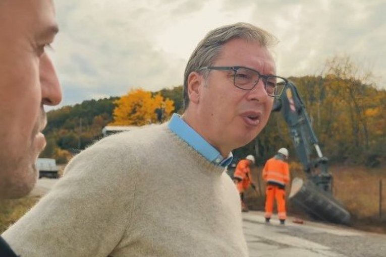 Vučić obišao radove na sanaciji puta Zlot-Podgorac
