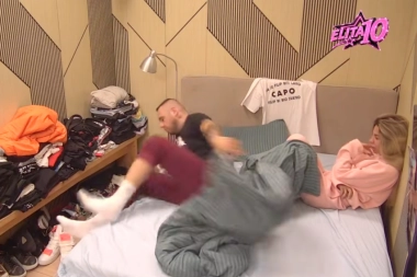 CAR UNAKAZIO ANELI U KREVETU: Briznula u plač, on je šutnuo kao poslednju krpu! (VIDEO)
