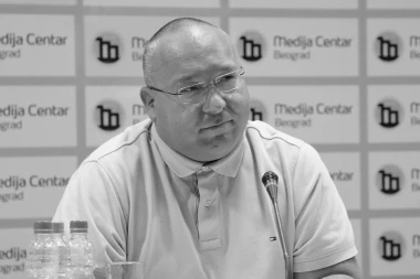 "PAMTIĆEMO GA PO BESKOMPROMISNOJ ŽELJI ZA ZNANJEM"! Pravni fakultet se oprostio od Vladimira Vuletića!