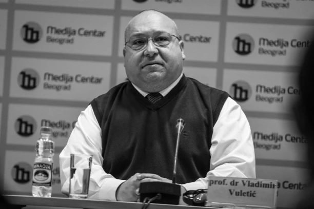 OPERISAO TUMOR NA MOZGU! Profesor Vladimir Vuletić disao uz pomoć aparata, a životnu bitku vodio još od tinejdžerskih dana!