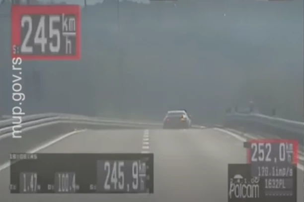 VOZIO 245 NA SAT GDE JE OGRANIČENJE 100! Bahati vozač uhvaćen na putu Lajkovac-Valjevo! (VIDEO)