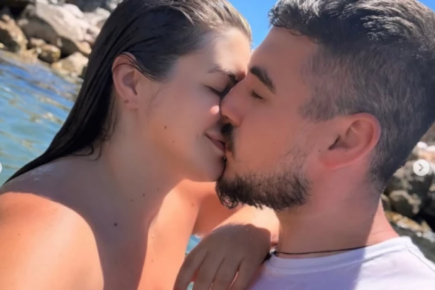 PORODILA SE BIVŠA ZADRUGARKA: Sinu dala jedno od NAJMOĆNIJIH imena!