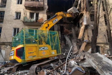 KRVAVA NOĆ U KIJEVU! Masovan ruski napad na ukrajinsku prestonicu, ima MRTVIH i POVREĐENIH, pogođeni STUDENTSKI DOM, metro i BOLNICA! (FOTO, VIDEO)