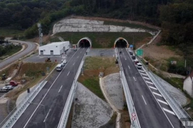 Važno upozorenje za vozače: Radovi menjaju režim saobraćaja širom Srbije, na granicama višesatna zadržavanja!