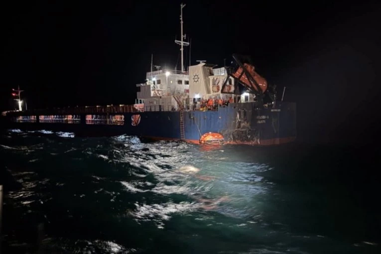 EKOLOŠKA KATASTROFA U CRNOM MORU: Više od 20 kontejnera sa opasnim materijama palo u more!