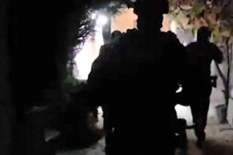 SKANDAL! UHAPŠENA POZNATA GLUMICA: Optužena za brutalan NAPAD NA STARIJU OSOBU!