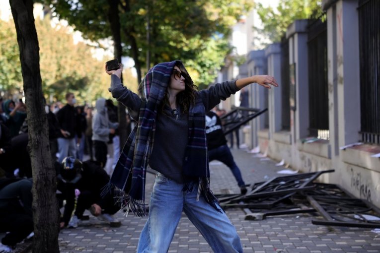 Demonstranti povređeni u sukobu s policijom 
