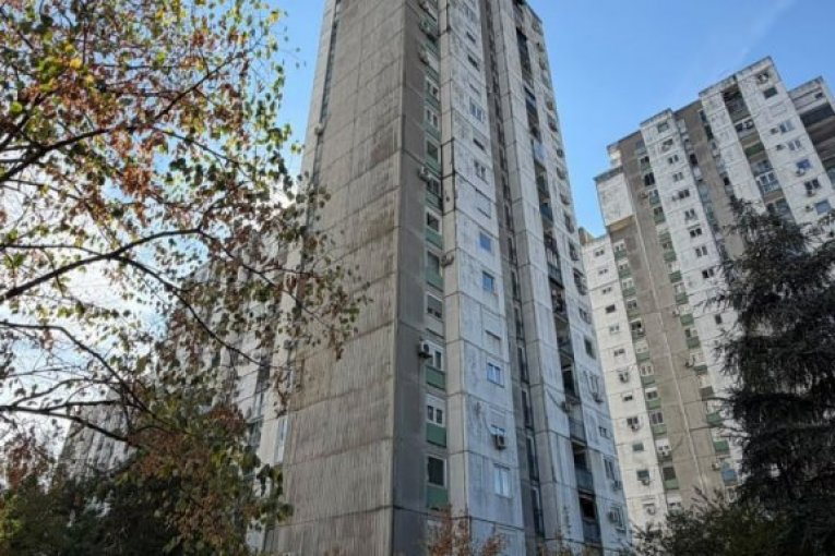 Zgrada u kojoj je pronađeno telo Slađane Tesle