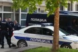Policija upala na plac kod Tutina: Zbog 41 automobila uhapšen muškarac