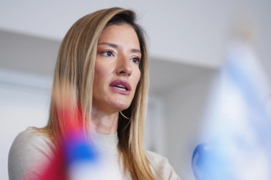 JOVANA JOKSIMOVIĆ PREPLAŠENA, SVE USLEDILO NAKON POROĐAJA! Javili su joj se strahovi, voditeljka sve obelodanila tada!