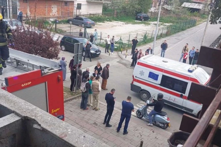 JEZIVE SCENE U NOVOM PAZARU: Devojka pala sa zgrade, ubrzo za njom i njena majka
