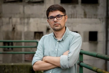 PETPARAČKI PISAC BLOKADER NAPADA DRŽAVU!  Blokader koji sanja o uspehu bez rada i znanja