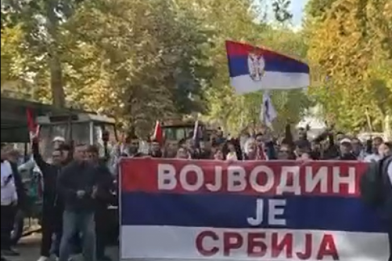 Mladi krenuli na put ka Novom Sadu
