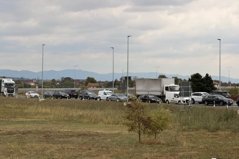 UŽAS U UŽICU: Otac poginuo, supruga, dvoje dece i majka teško povređeni u saobraćajnoj nesreći! (VIDEO)