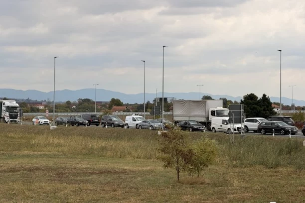 UŽAS U UŽICU: Otac poginuo, supruga, dvoje dece i majka teško povređeni u saobraćajnoj nesreći! (VIDEO)