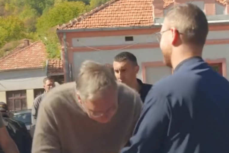 Vučić s građanima