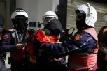 POVREĐEN DIREKTOR POLICIJE U TIRANI TOKOM PROTESTA! Hitno prevezen u bolnicu