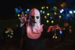 LJUDI U CRNOM PLAŠE DECU U INĐIJI I JAKOVU! Građani u strahu - da li je u pitanju novi bezumni TikTok izazov?