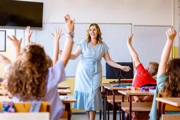 DA LI SE IDE U ŠKOLU 21. OKTOBRA? Ovaj državni praznik ne donosi odmor - evo kada dobijaju slobodne dane!
