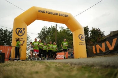 Koracima snage i srca: Velika završnica Invictus trke na Fruškoj gori posvećena deci sa ahondroplazijom