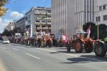 REPUBLIKA U NOVOM SADU! Veličanstvene scene pred skup Ujedinjene Srbije - poljoprivrednici stigli u grad! (VIDEO)