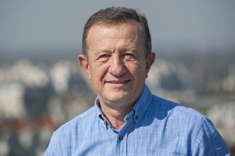UMRLA SUPRUGA ŽIKE ŠARENICE!