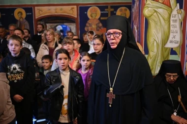 DUHOVNA SVEČANOST U SRCU ŠUMADIJE: Vladika Jovan proizveo monahinju Evgeniju u čin igumanije Manastira Voljavča
