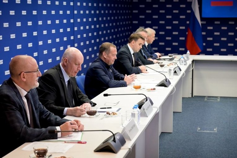 Dačić sa Sergejem Šojguom