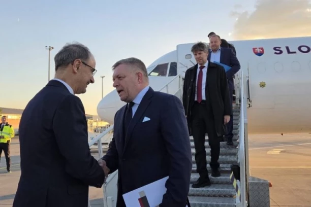 ROBERT FICO USKORO U NOVOM SADU! Sastaće se sa Aleksandrom Vučićem na najvećem skupu ikad u Novom Sadu! (FOTO)